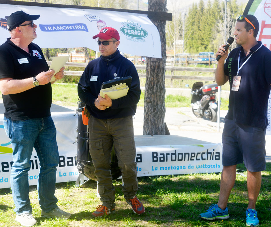 Rappresentanti KCBS: Haymo Gutweniger e Luca Famigli con Vittorio Montabone della Proloco di Bardonecchia, organizzatore dell'evento