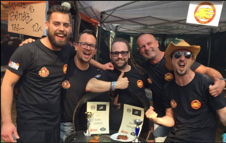 Leon BBQ Team (Reserve Champions - The Smoke on the Lake) - Darius Moldovan, Sebastiano Cantarello (Seba), Alessandro Brusamento (Alex), Gabriele Rossato (Caccia) e Daniele Renna (Renna)
