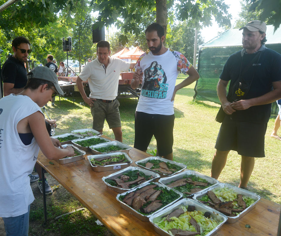 E’ il  momento dell’assaggio di tutte le preparazioni dei team: un momento di scambio e complimenti fra tutti i concorrenti!